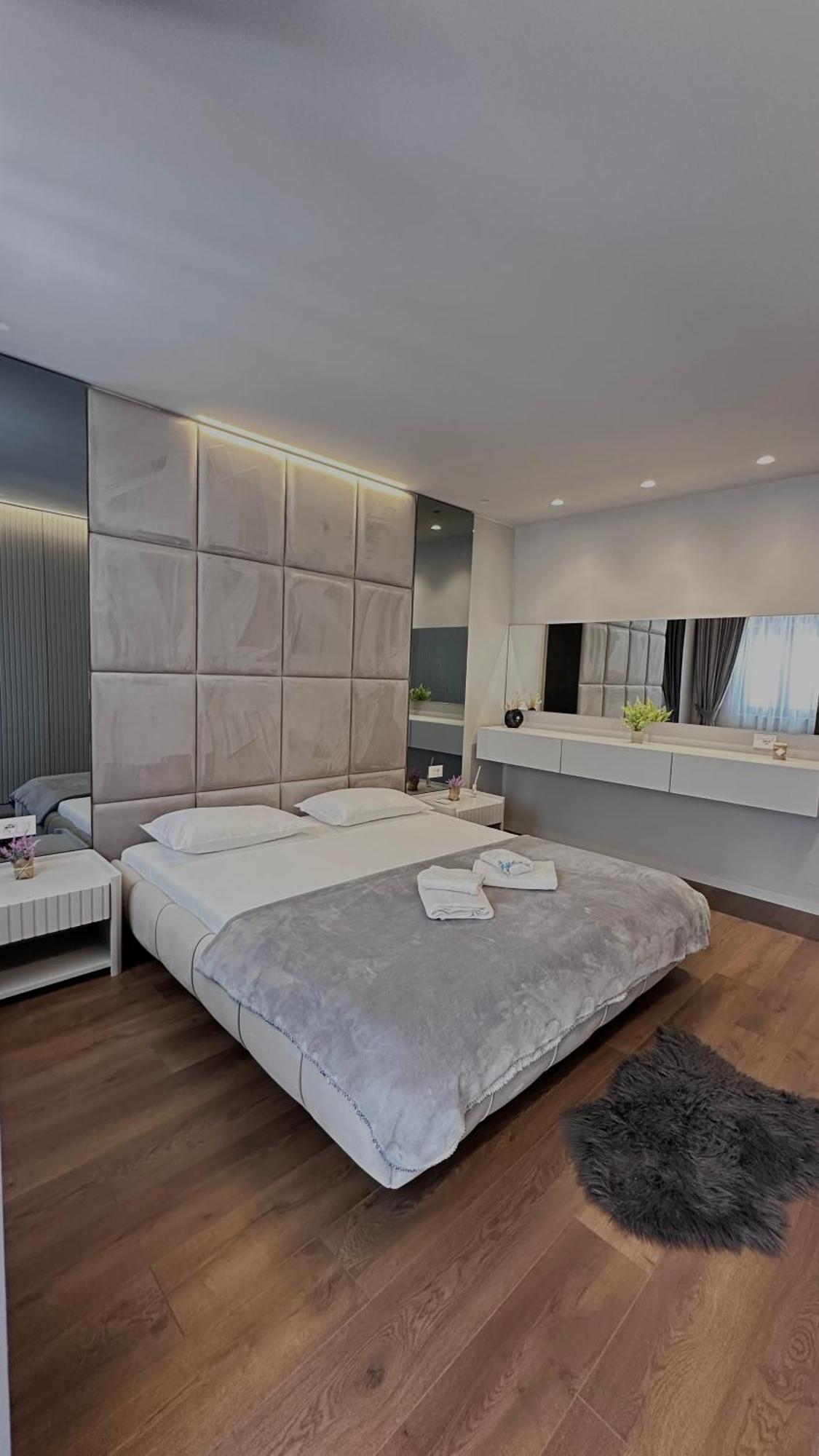 Apartment Frida Luxury Tirana