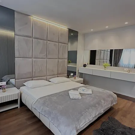 Frida Luxury Apartment Tirana Exterior foto