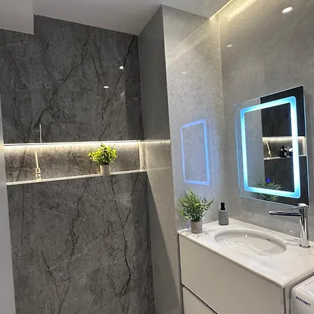 Frida Luxury Apartment Tirana Exterior foto